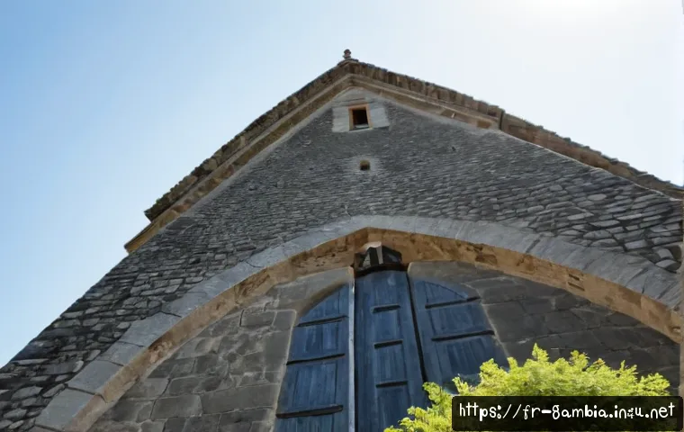 Habitat traditionnel en Gambie : formes, matériaux et critères pour un projet d’écolodge respectueux 4 감비아 전통 가옥 양식 관련 이미지 2